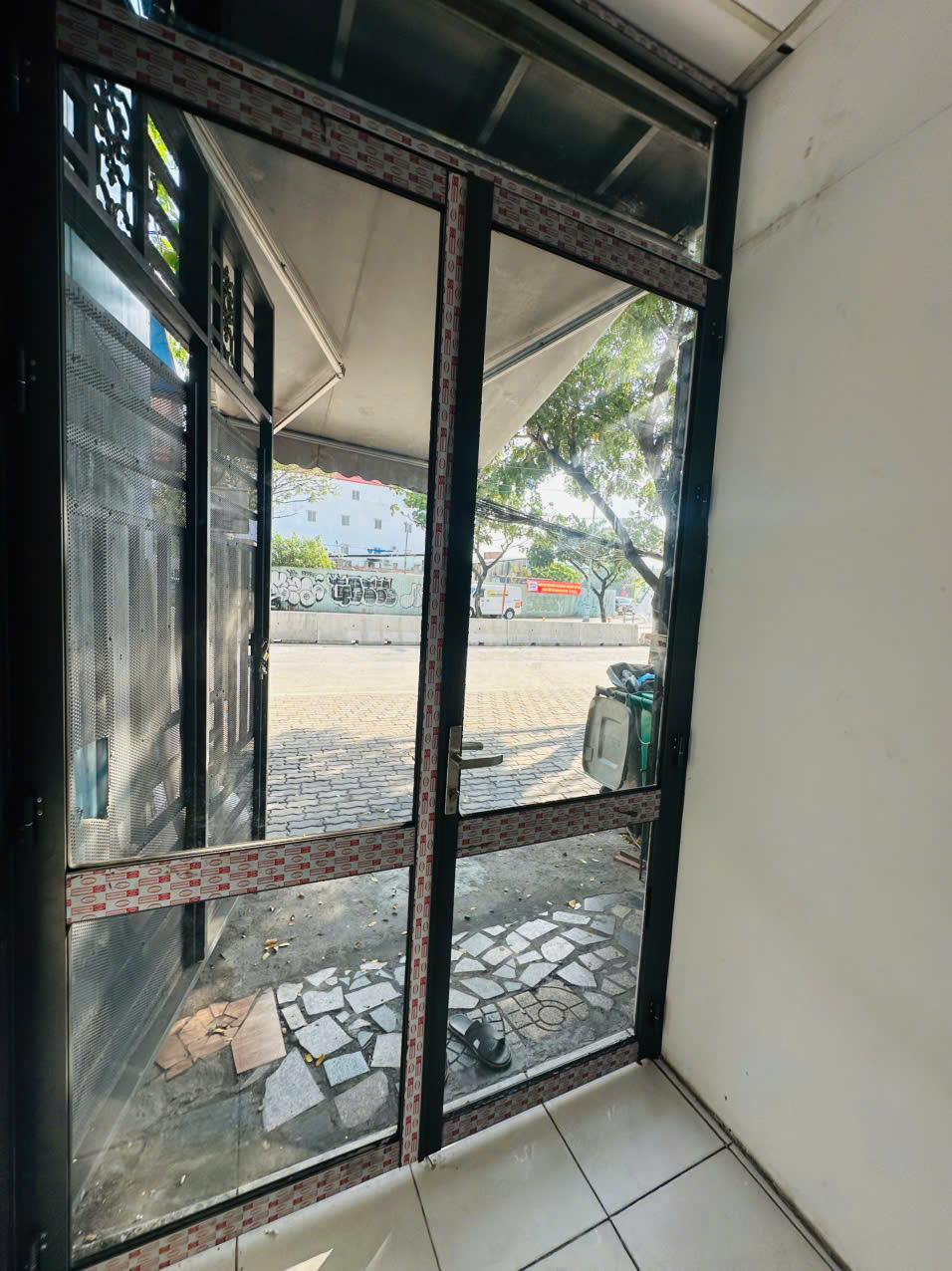 23 NGUYỄN THỊ XIẾU