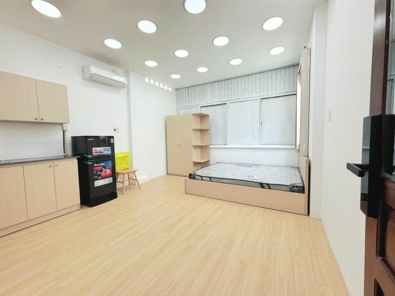 24/4 THỦ KHOA HUÂN