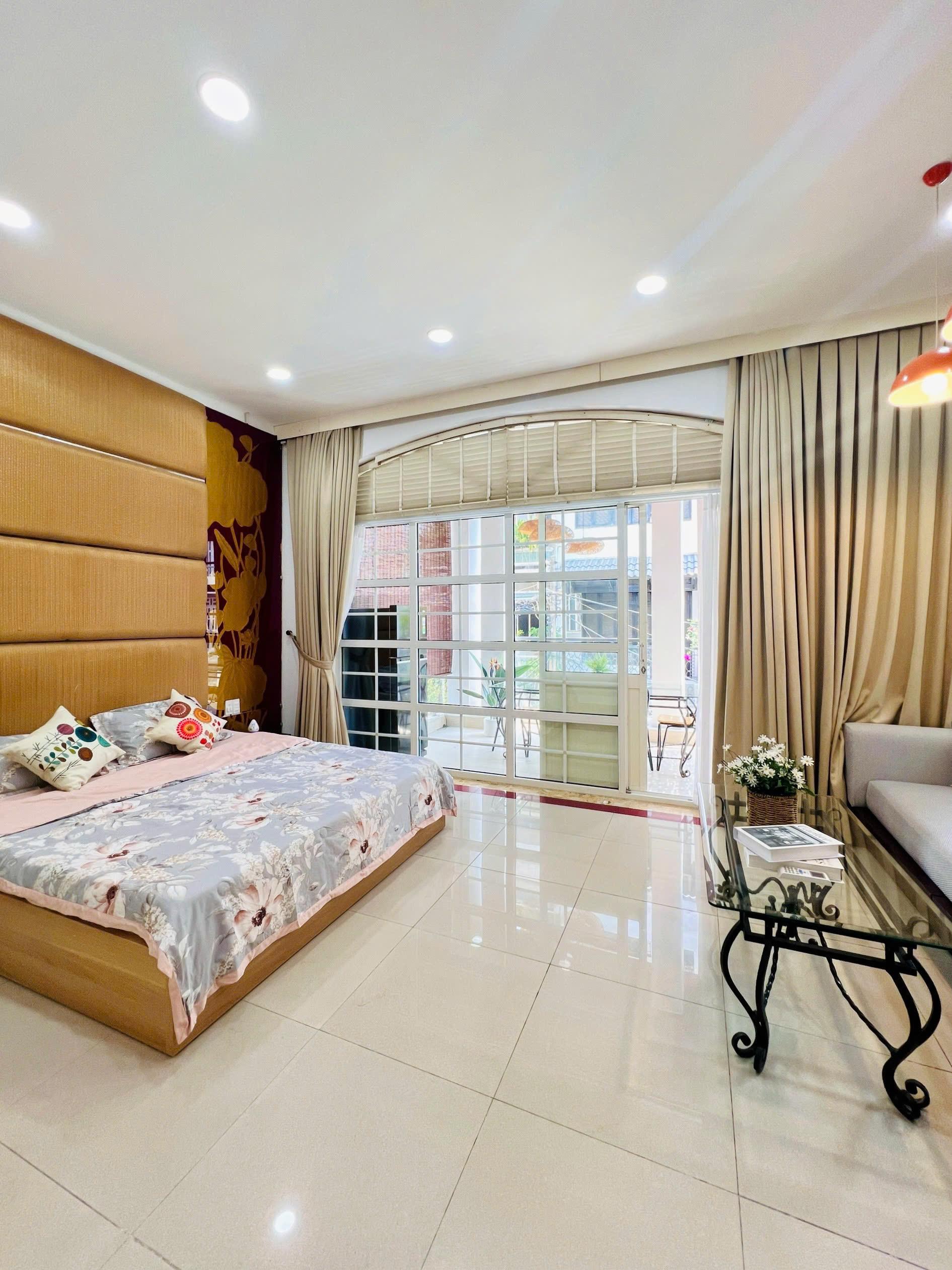 220/6 HỒ VĂN HUÊ