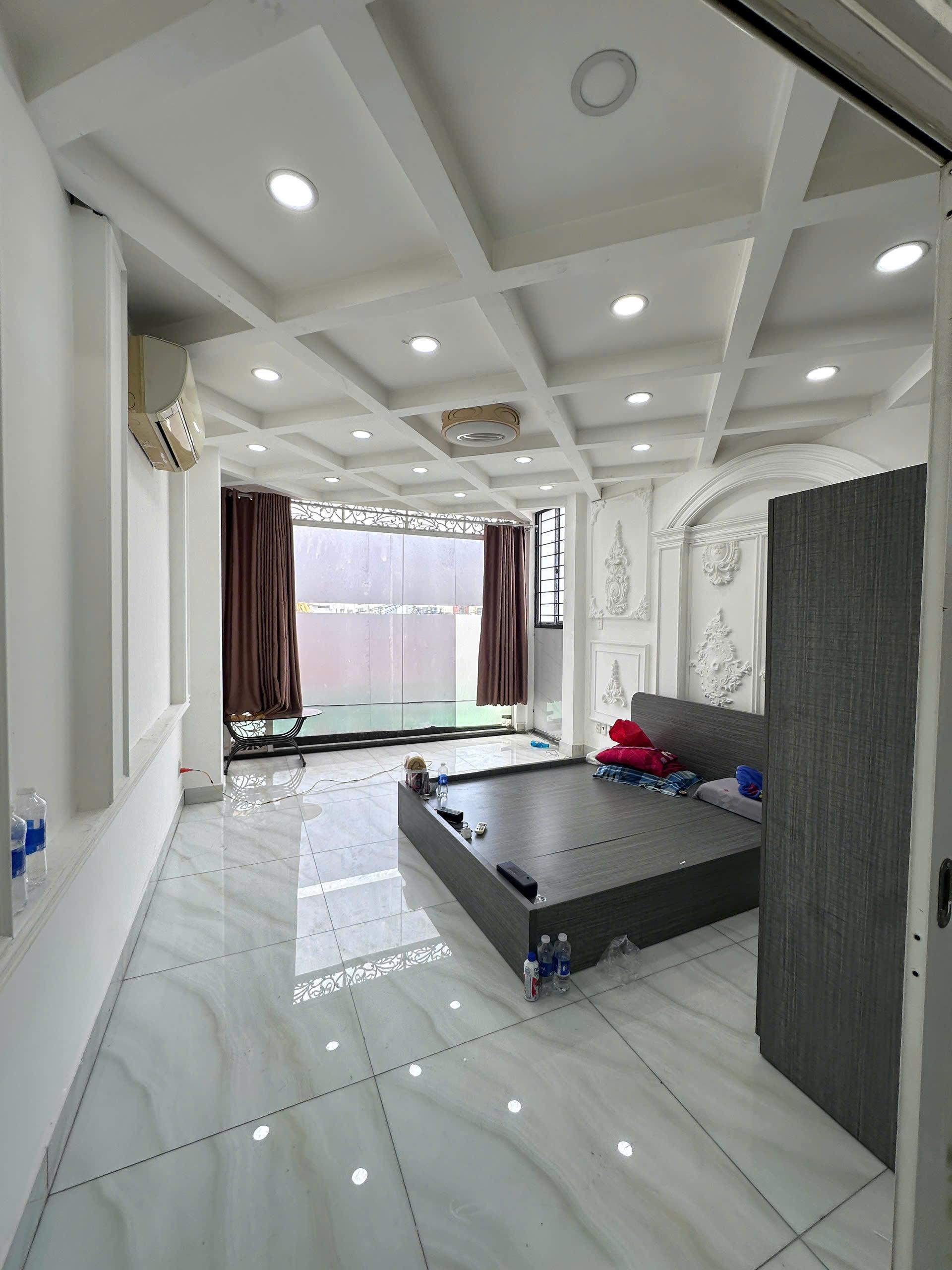 3 XUÂN HỒNG