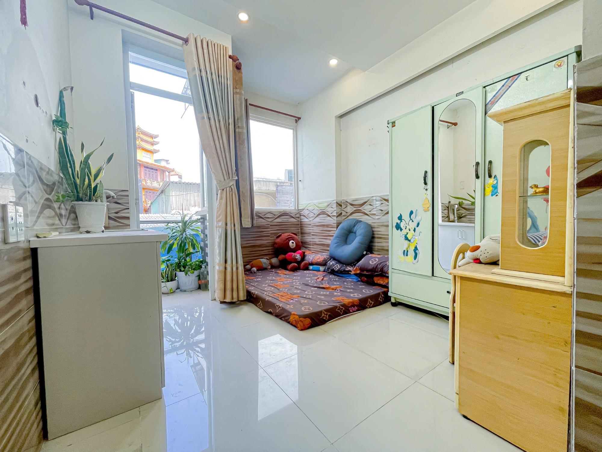 908/15 ĐOÀN VĂN BƠ