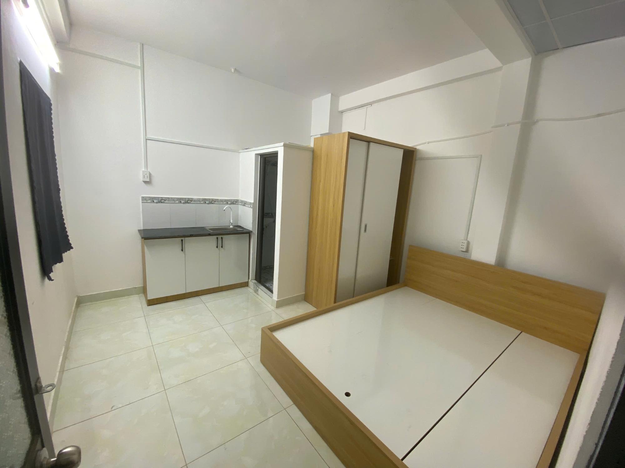 658M/7B PHẠM VĂN CHÍ