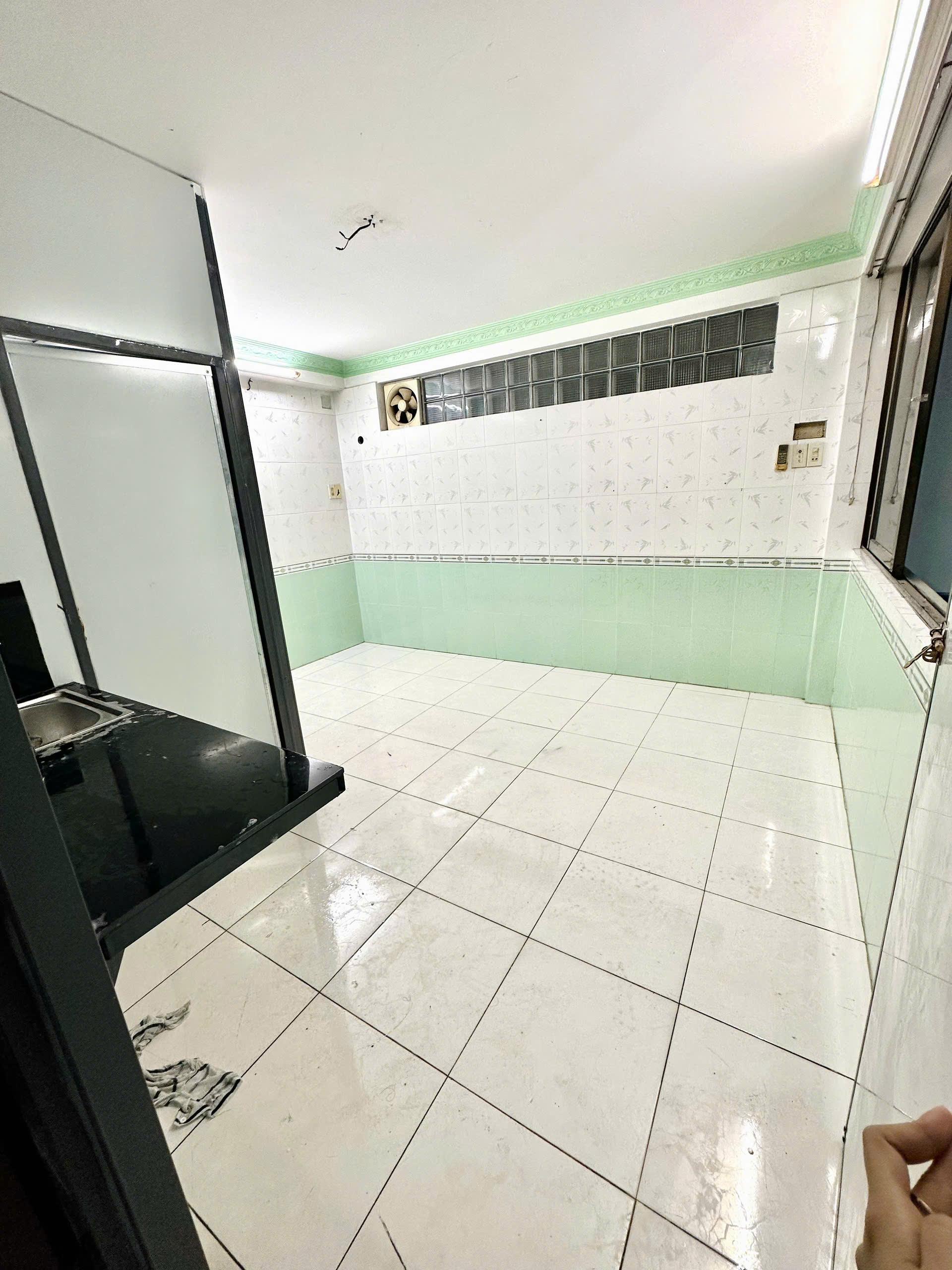 351/1/35 LẠC LONG QUÂN