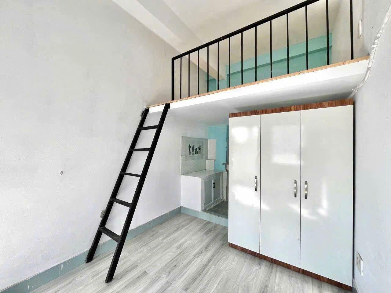 11/10 LÝ PHỤC MAN