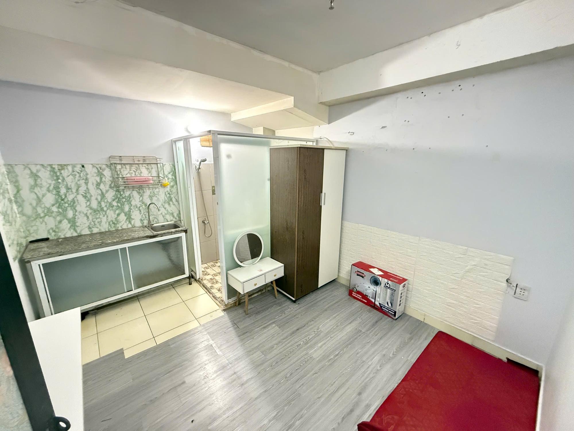 423/34/11 LẠC LONG QUÂN