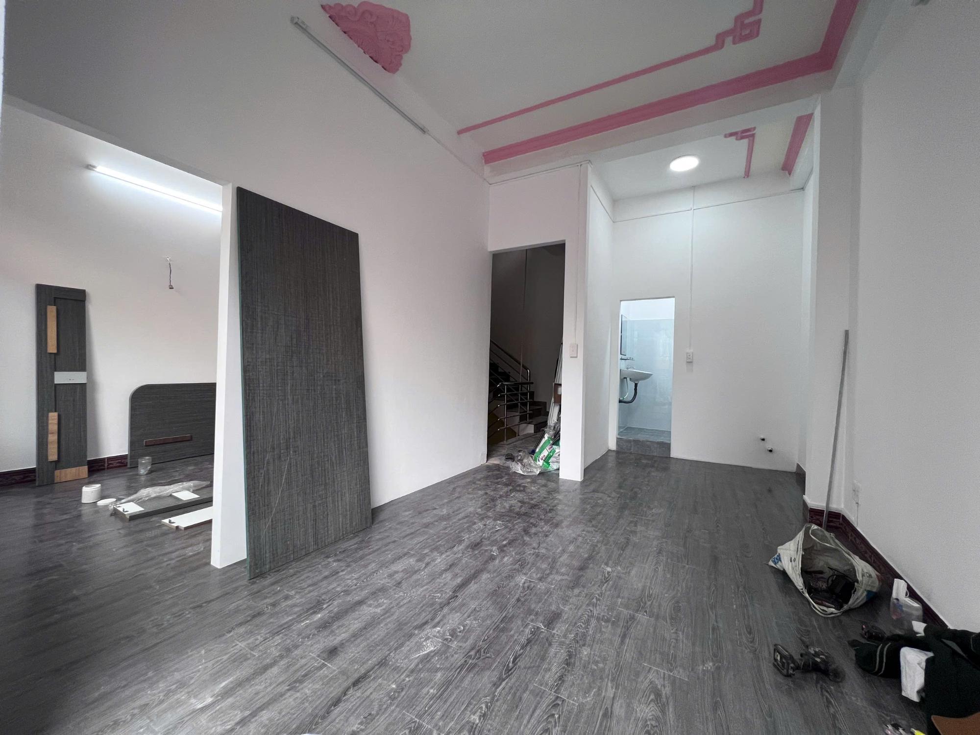 226/8/8 LÊ TRỌNG TẤN