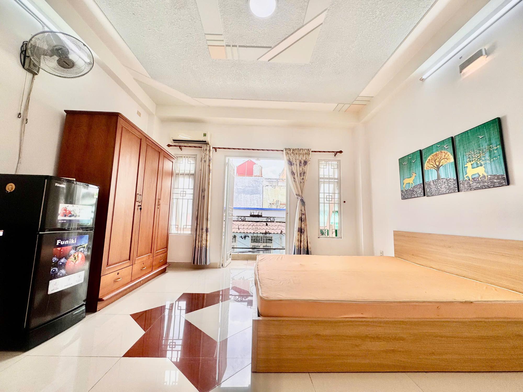 73/22 HỒNG BÀNG