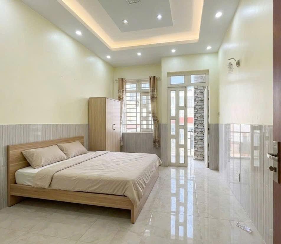 15/18 NGUYỄN NGỌC LỘC