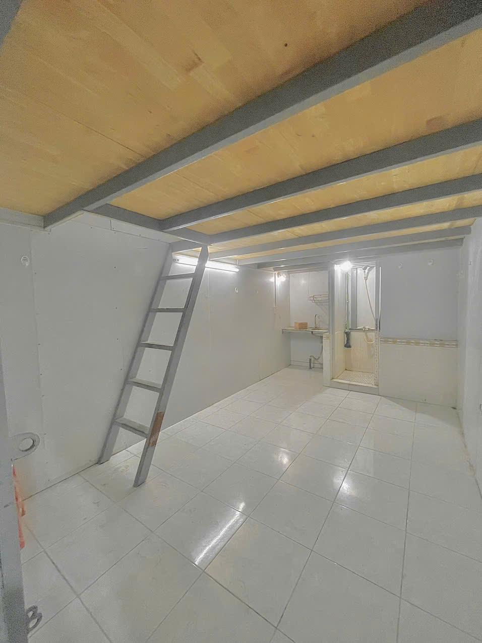 208/37/15B NGUYỄN HỮU THỌ