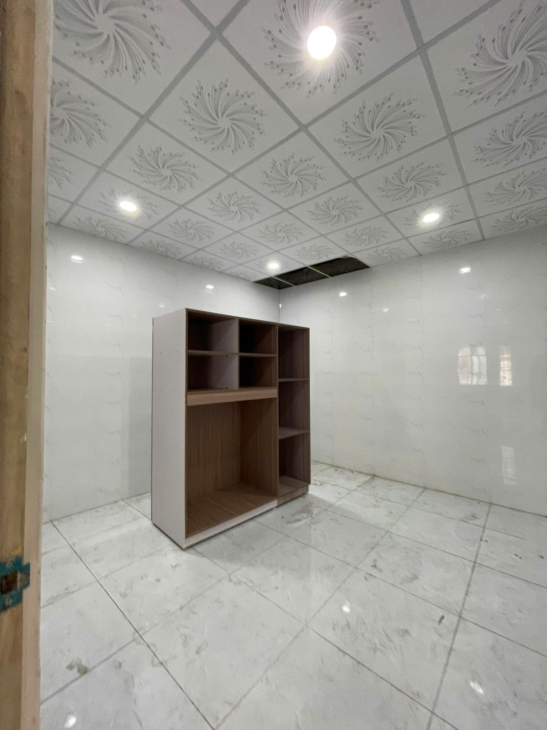 30 THÁI THỊ GIỮ