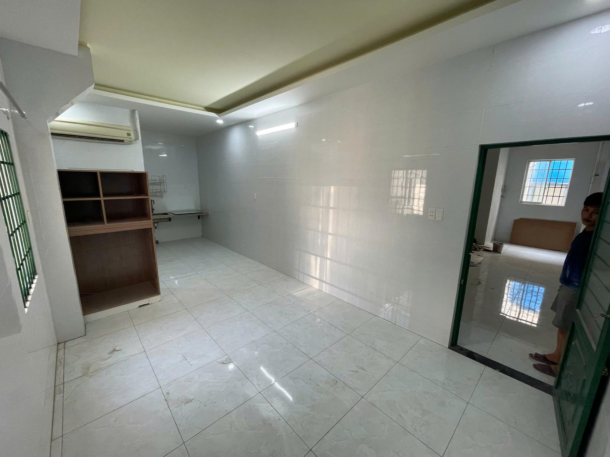 30 THÁI THỊ GIỮ