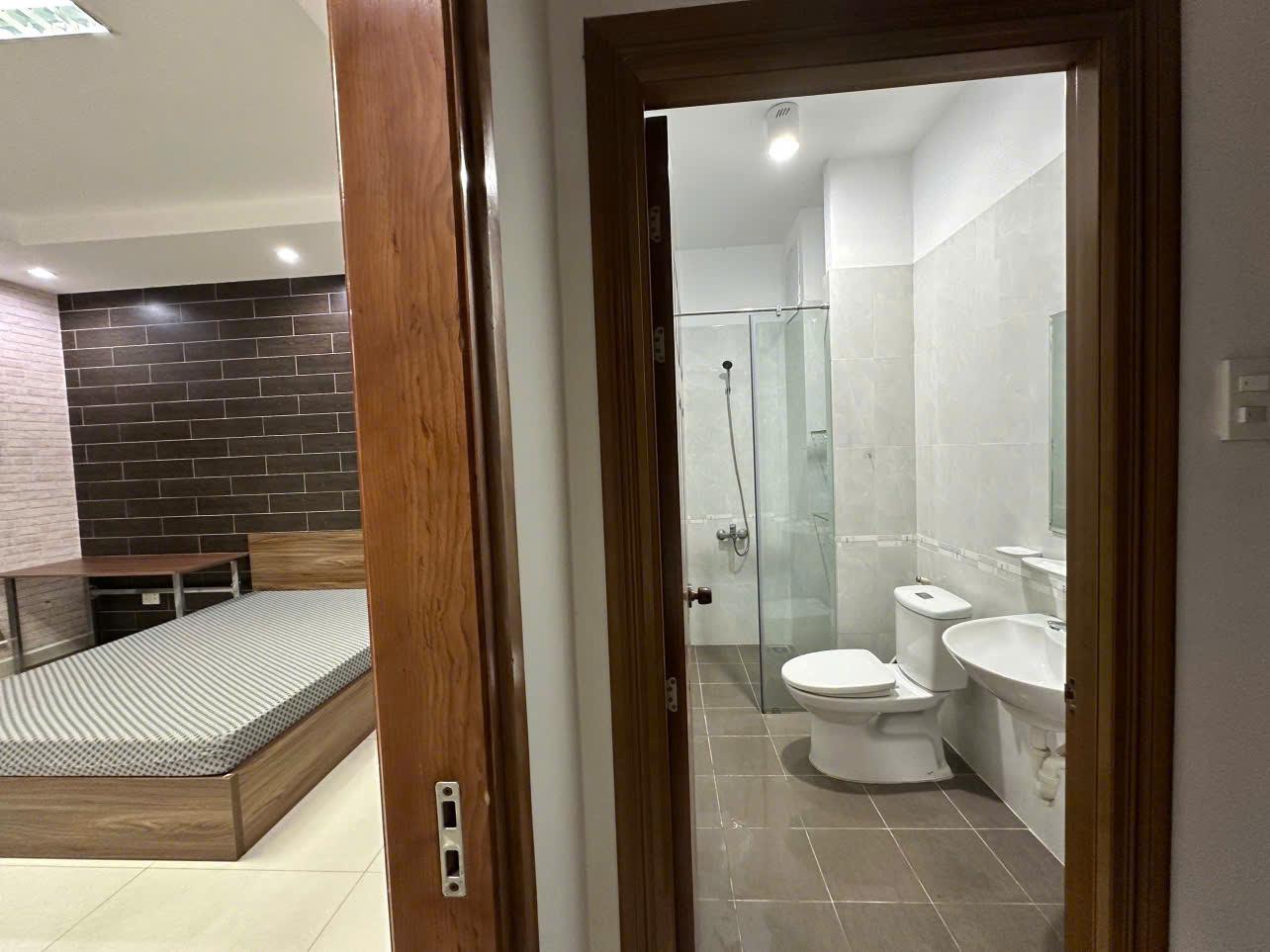 158 HOÀNG TRỌNG MẬU