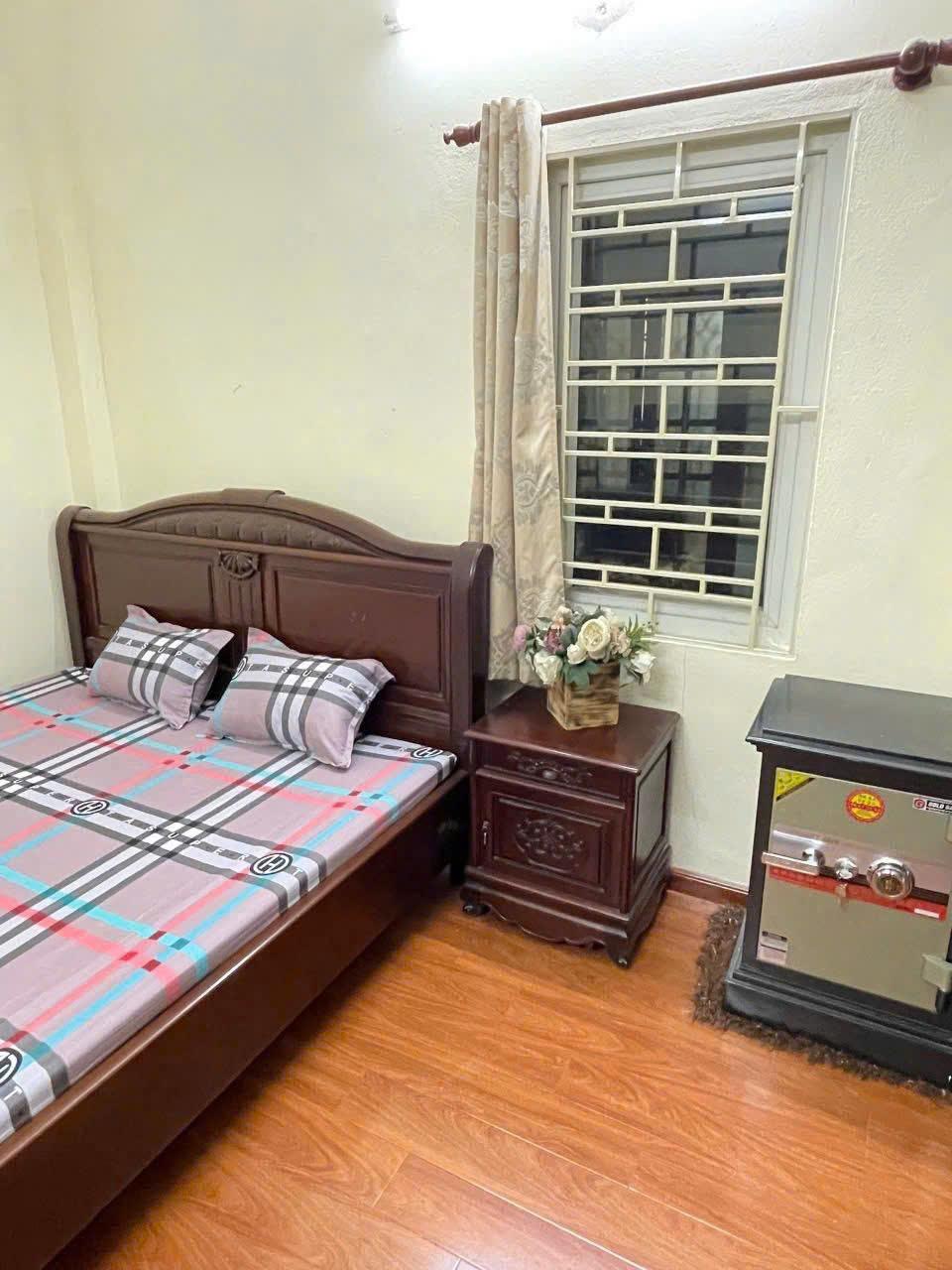 324/20A THỤY KHUÊ