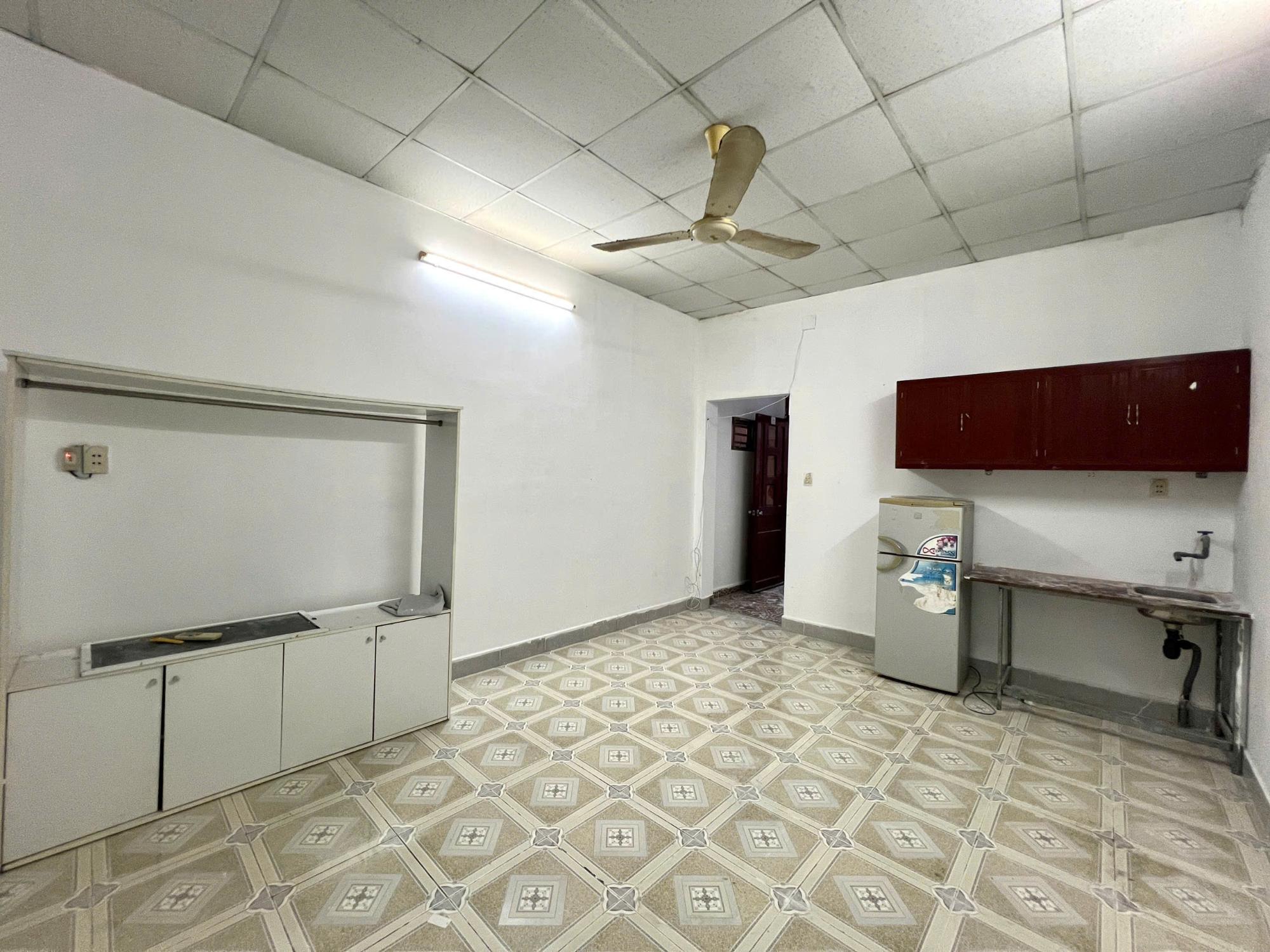 30/18 LÂM VĂN BỀN