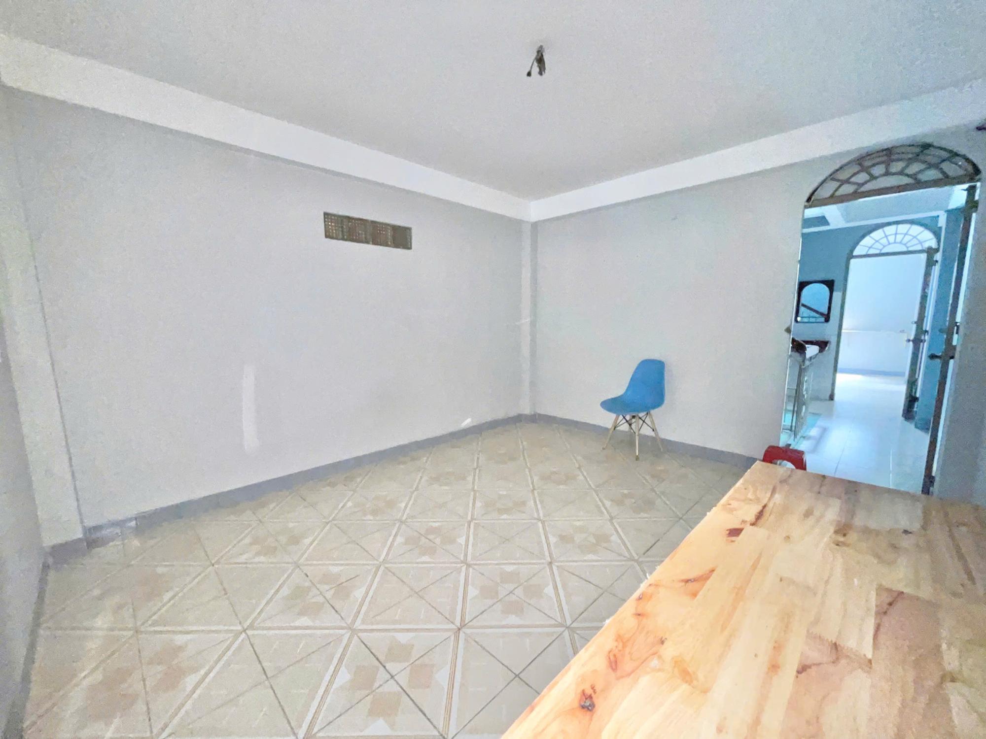 203 LUỸ BÁN BÍCH