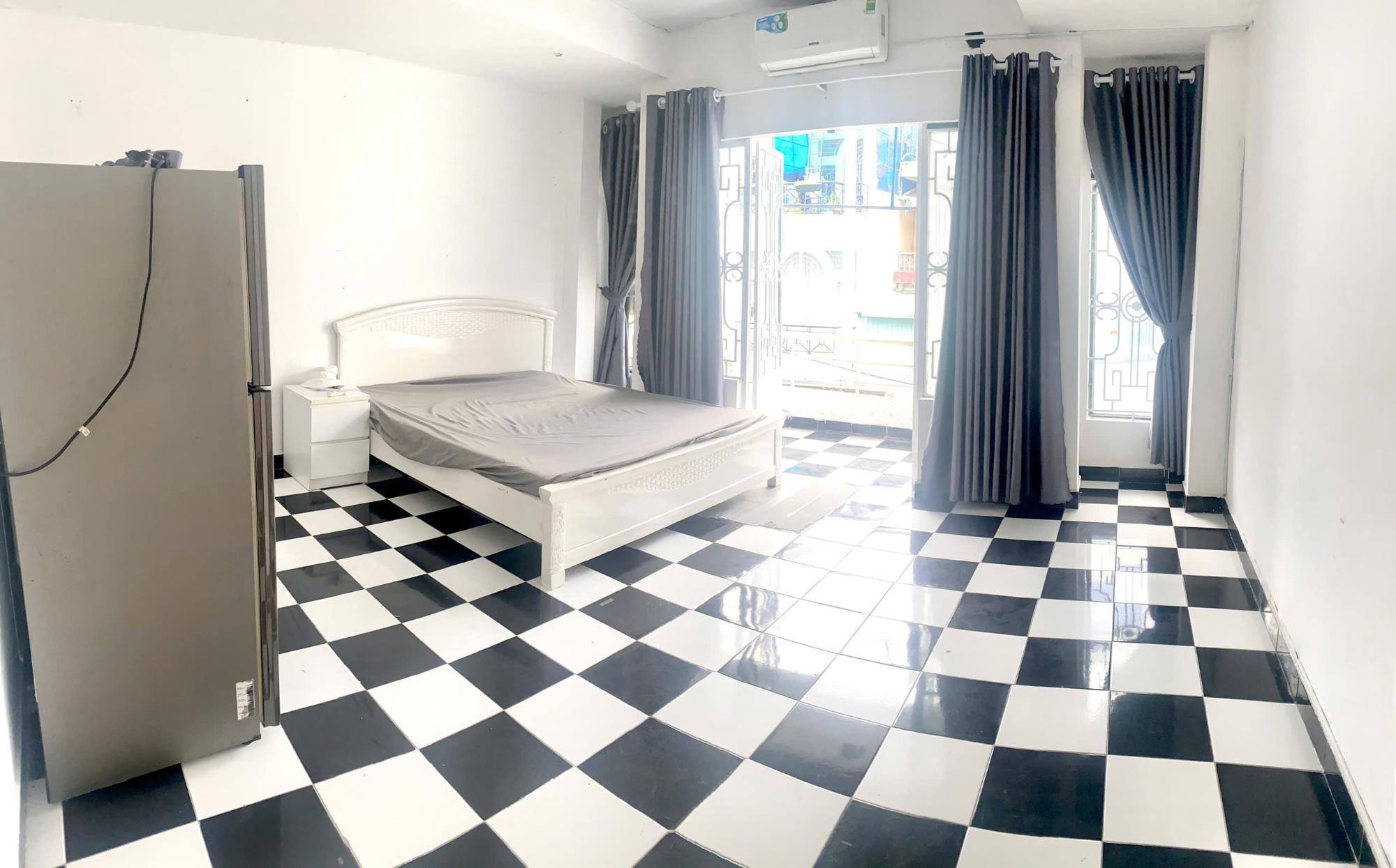 81/25 HỒ VĂN HUÊ