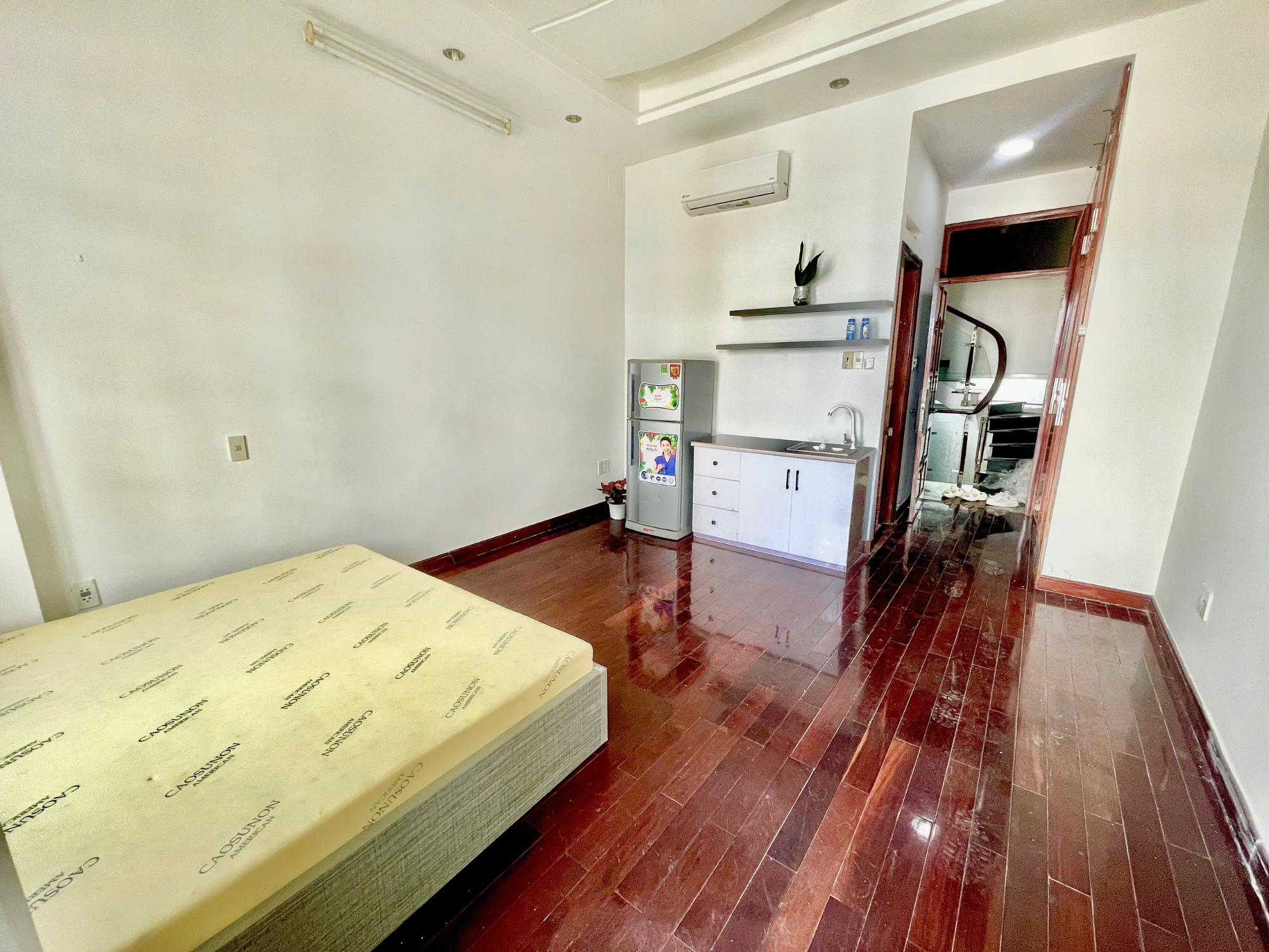 72/21A NGUYỄN HỒNG ĐÀO