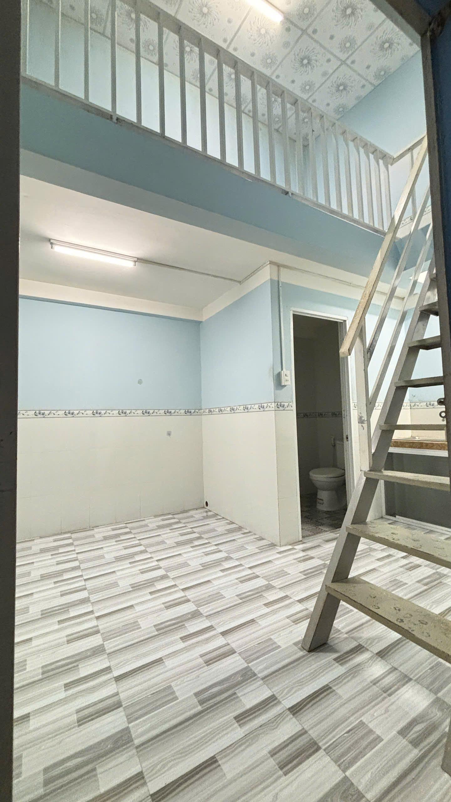 102/8 TRẦN HOÀNG NA