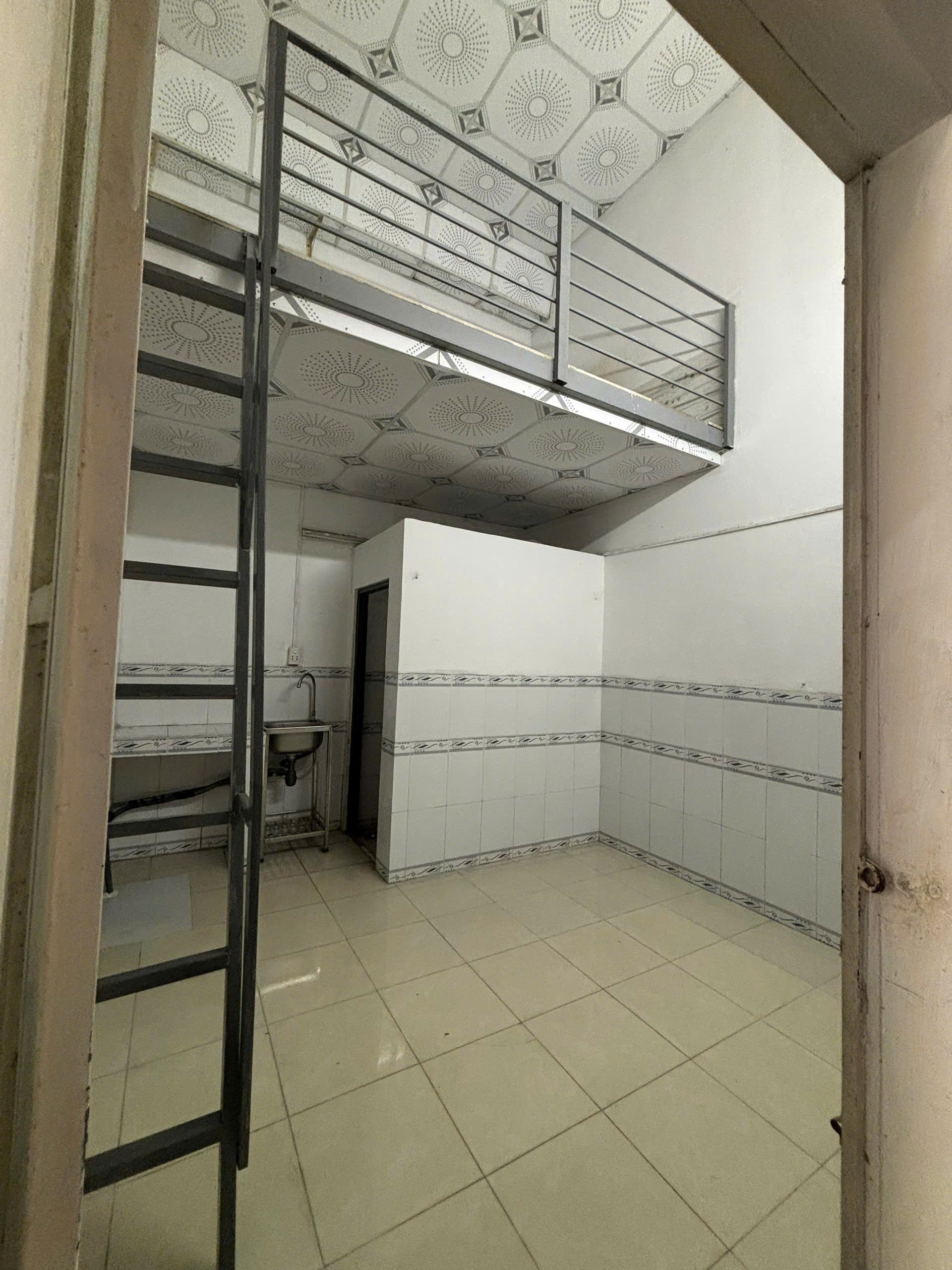 NHÀ TRỌ D4 HỒNG LOAN