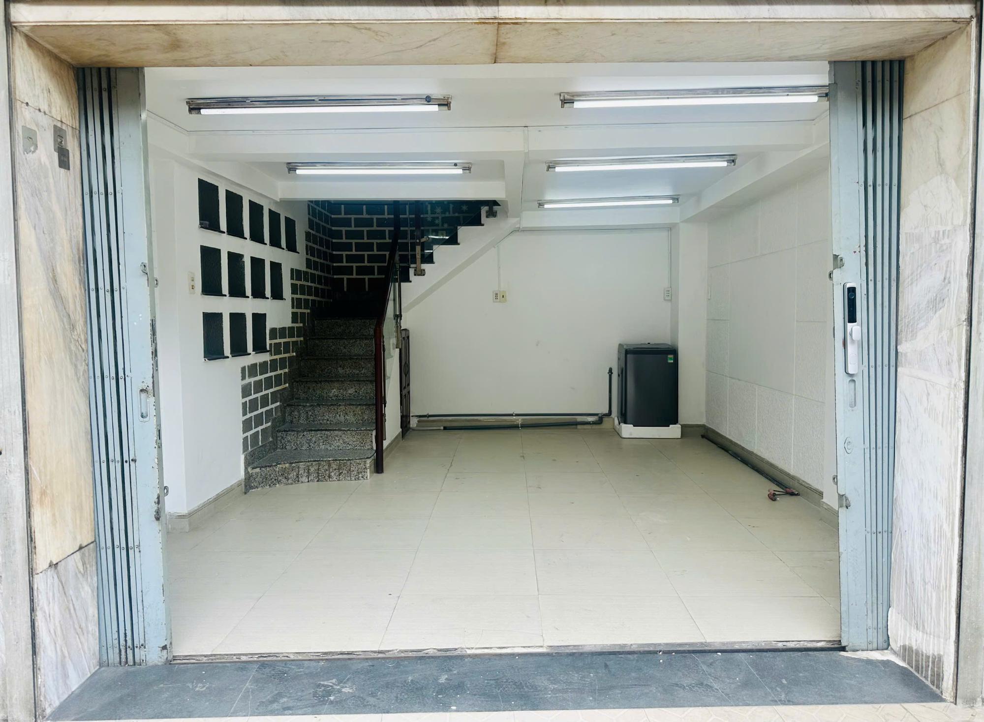 11 DƯƠNG BÁ TRẠC