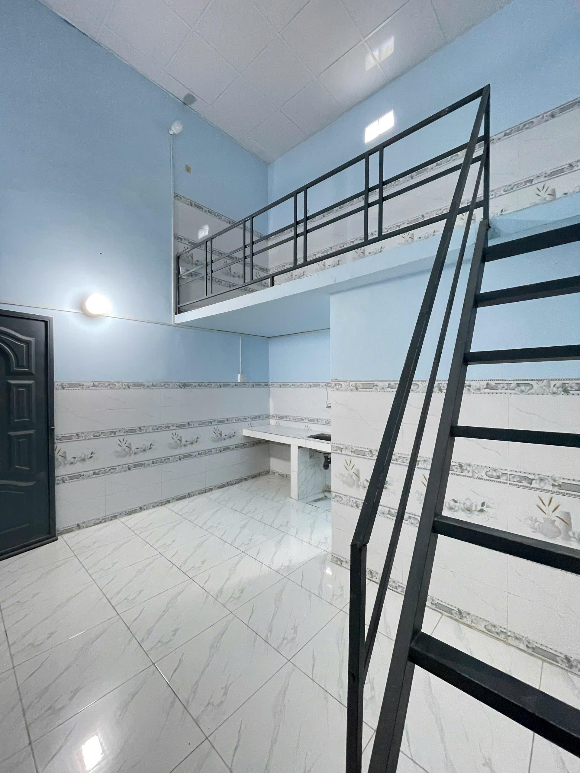 TRỌ TẠ THỊ PHI