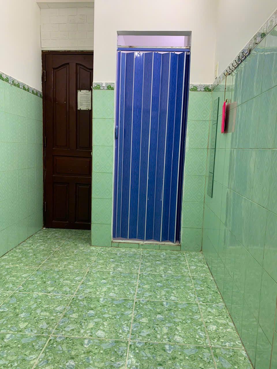 240/52 CÁCH MẠNG THÁNG 8