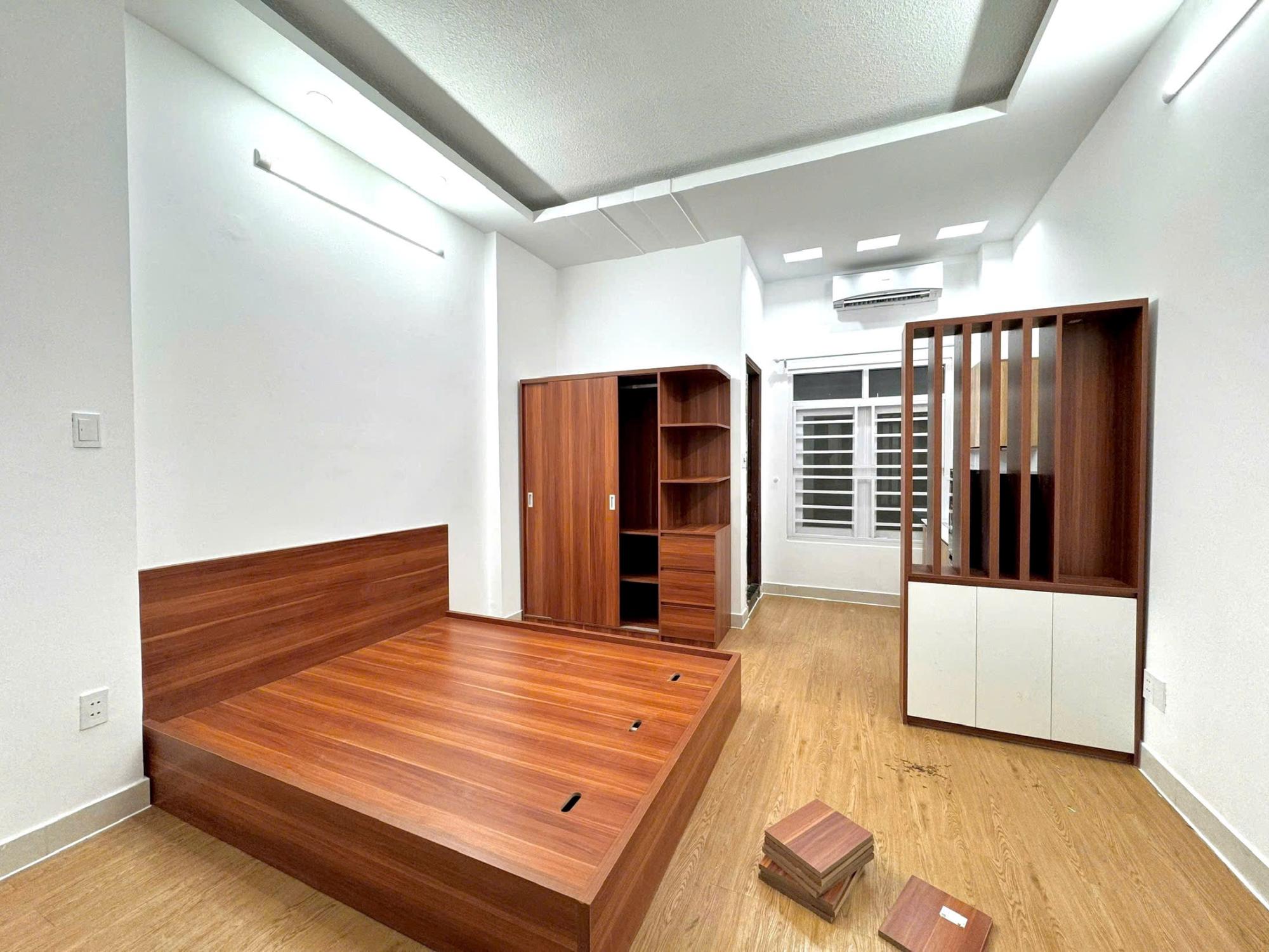 87/11 BỜ BAO TÂN THẮNG