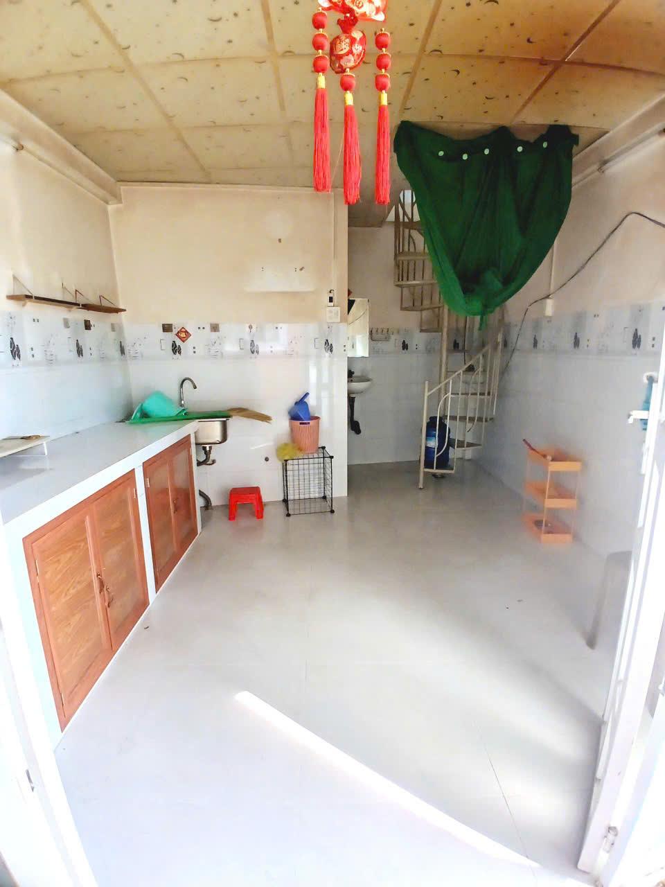 NGUYÊN CĂN HẺM 38 - TRẦN VIỆT CHÂU