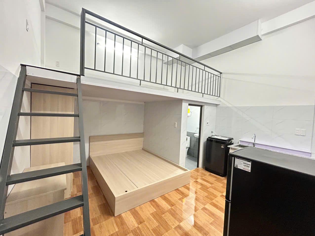 110 HOÀNG ĐẠO THÚY