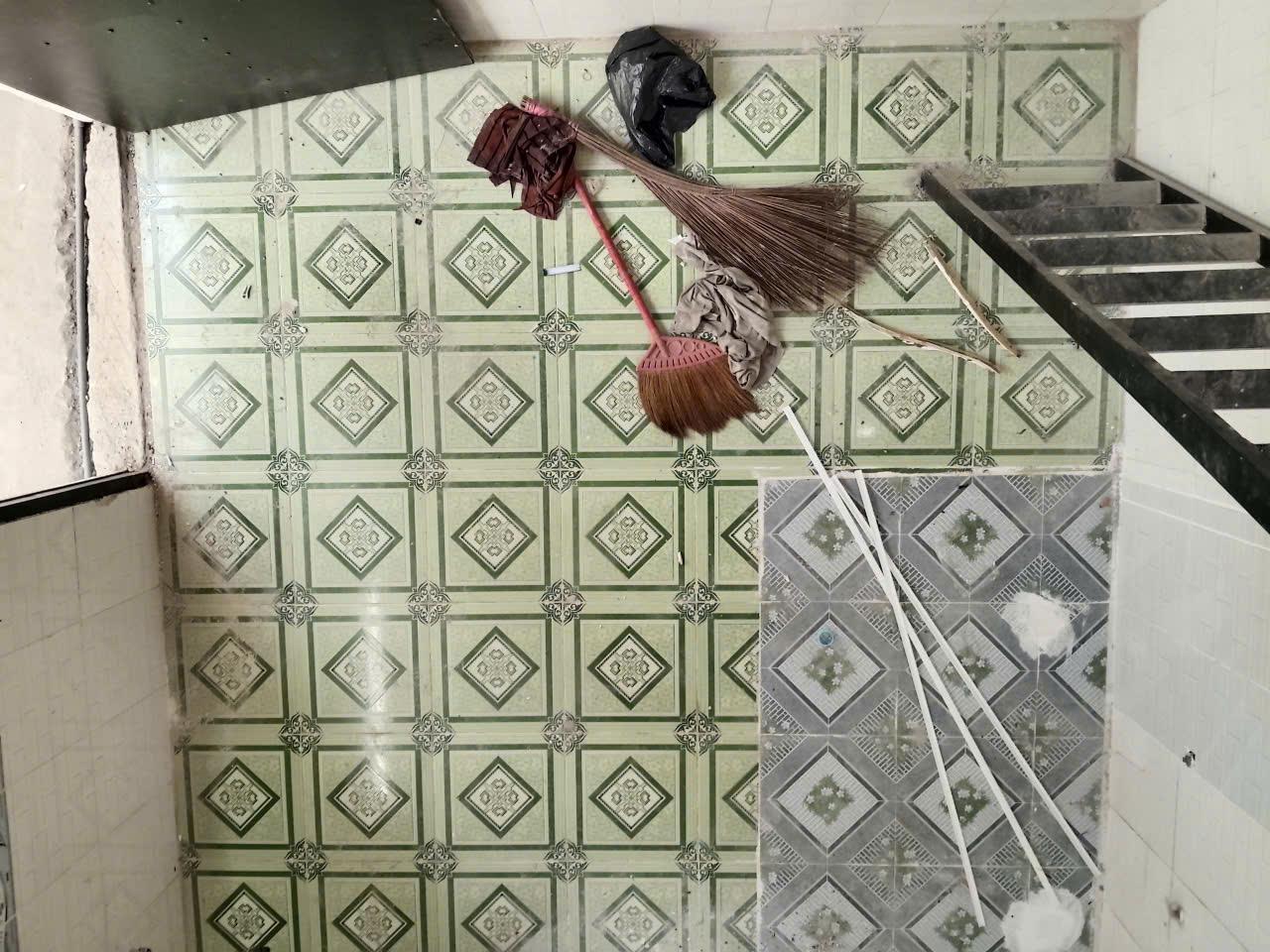 489/18 LONG THỚI