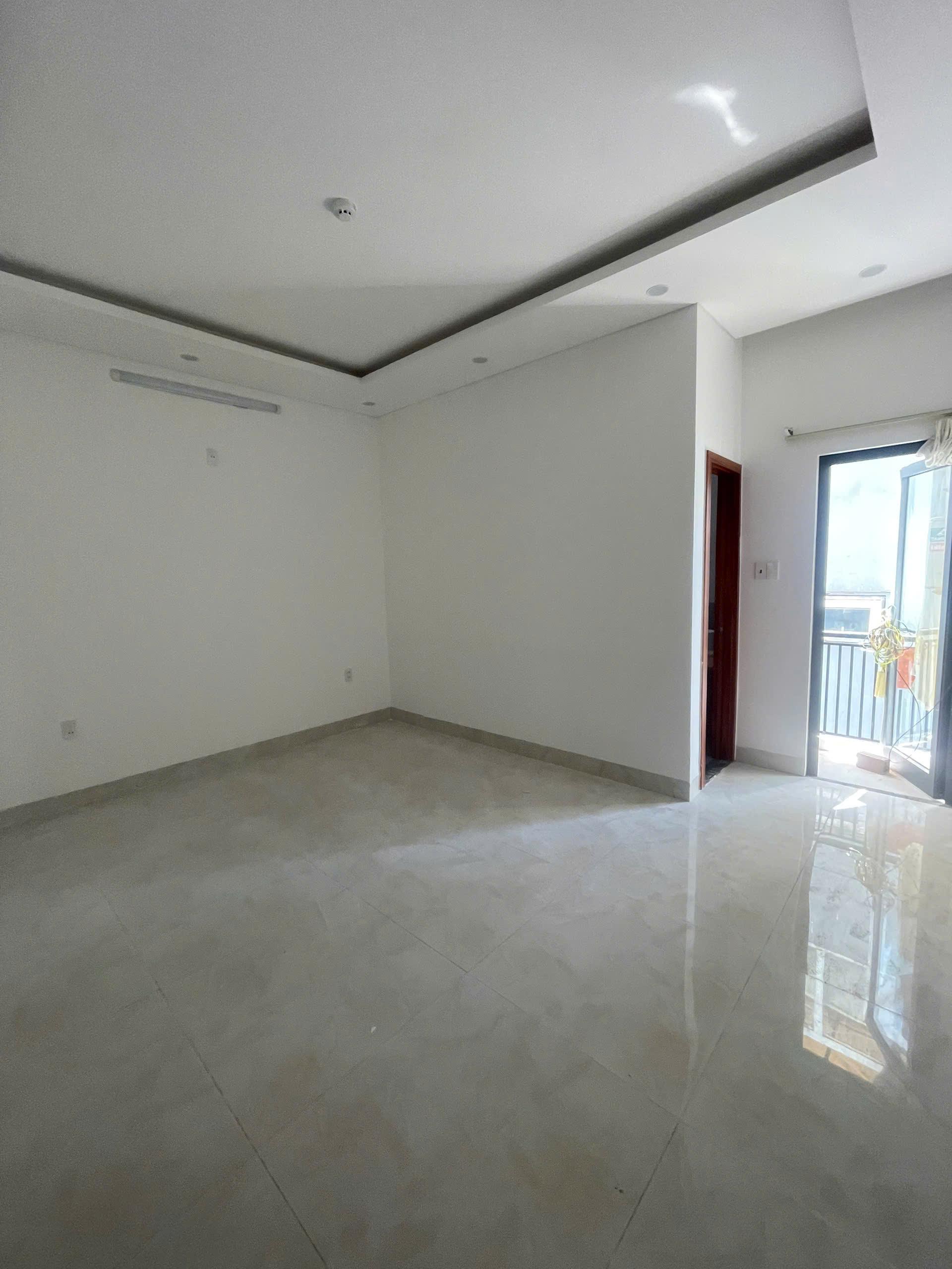 Комната 101, Nguyễn Phước Lan, Cẩm Lệ