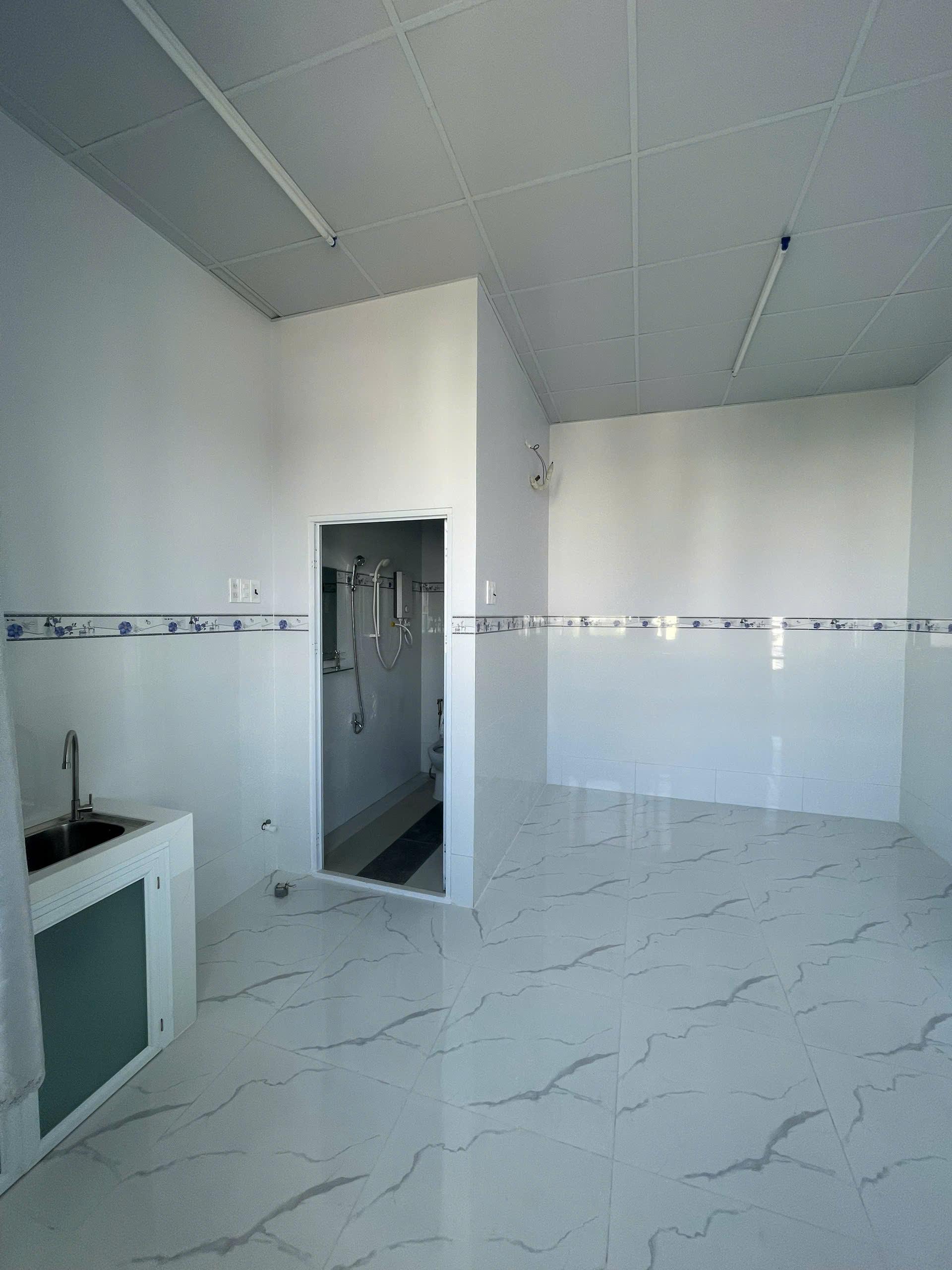 TRỌ ANH HÙNG - NGUYỄN TRI PHƯƠNG