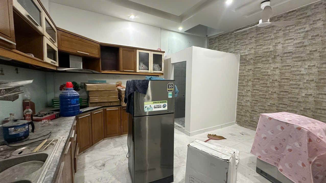 11/2E NGUYỄN HỮU TIẾN