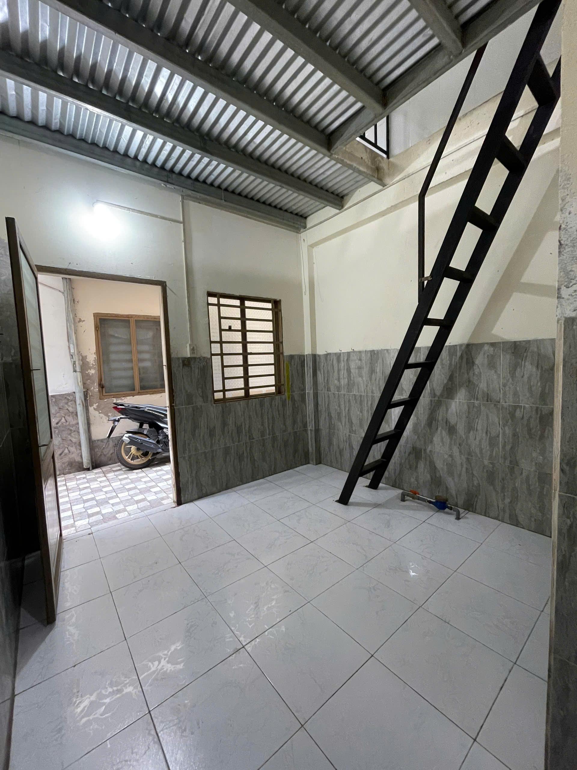 TRỌ HẺM 50 TRẦN HOÀNG NA