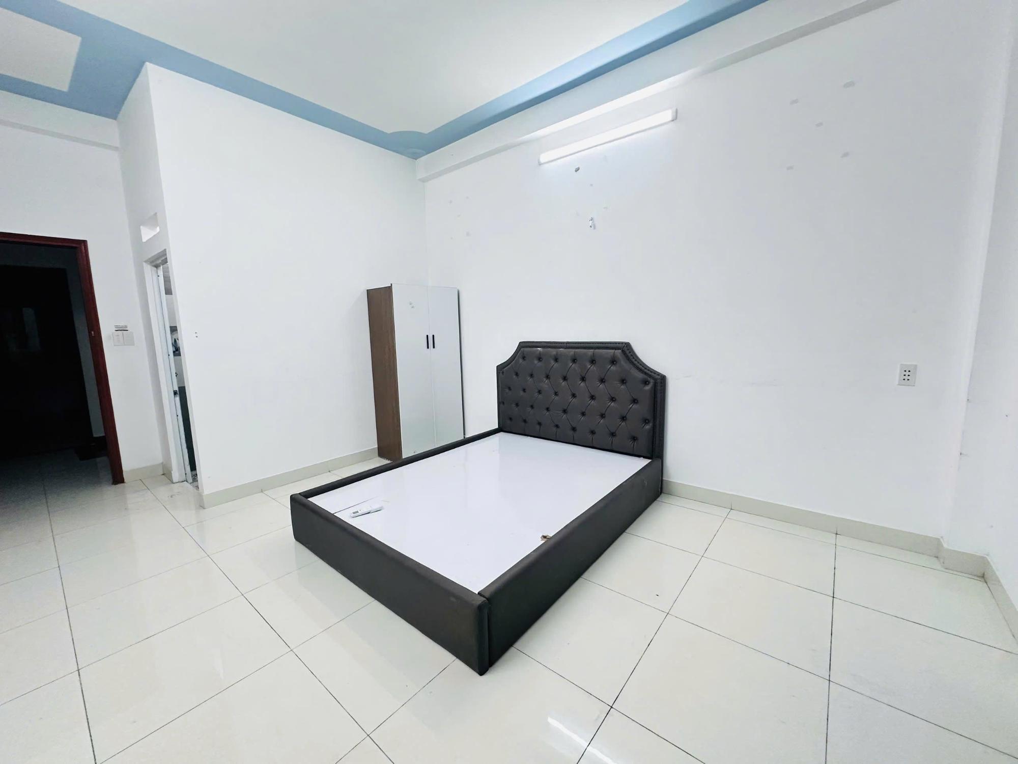 92B LÂM THỊ HỐ